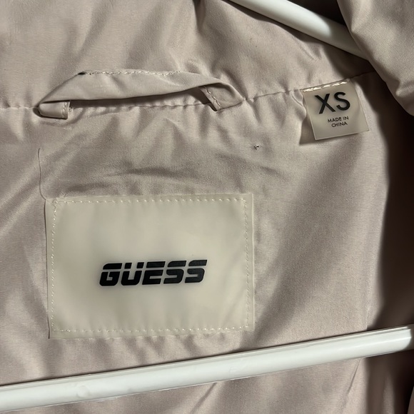 Woman’s Guess windbreaker from Macro Logomania - Picture 2 of 5